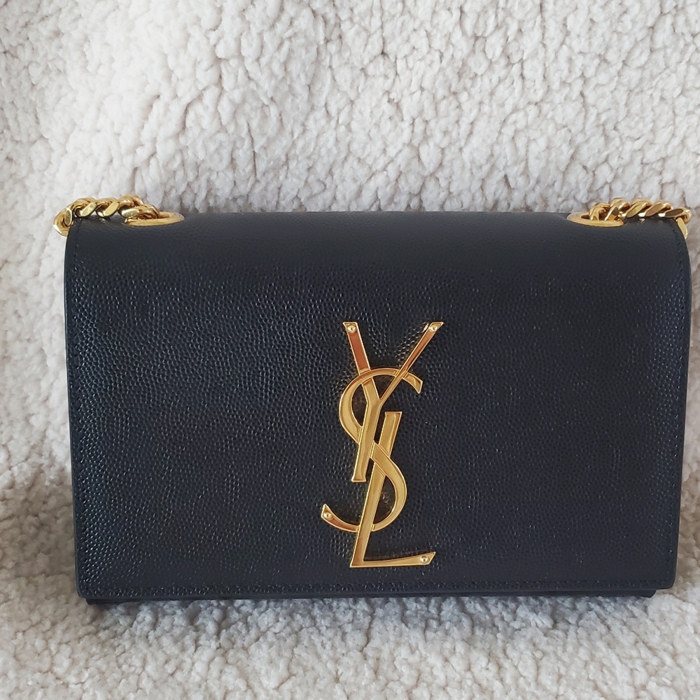 SHOULDER BAG YVES SAINT LAURENT KATE SMALL CHAIN BAG IN GRAIN DE POUDRE